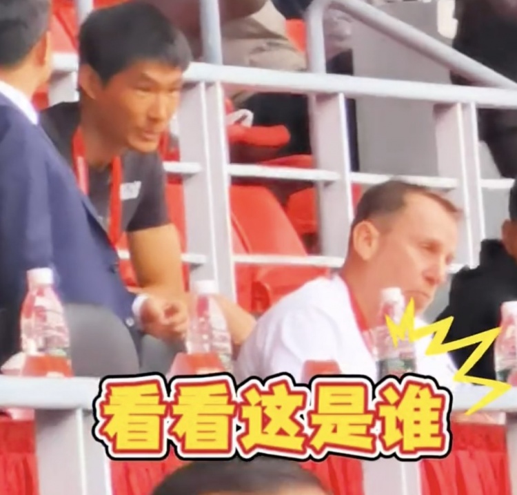 久爾杰維奇現(xiàn)身鹽城，現(xiàn)場觀看中國U22國足vs韓國